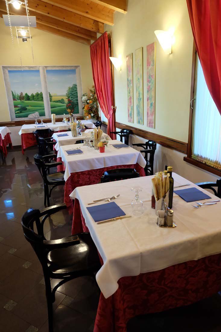Ampia sala del ristorante per cene private