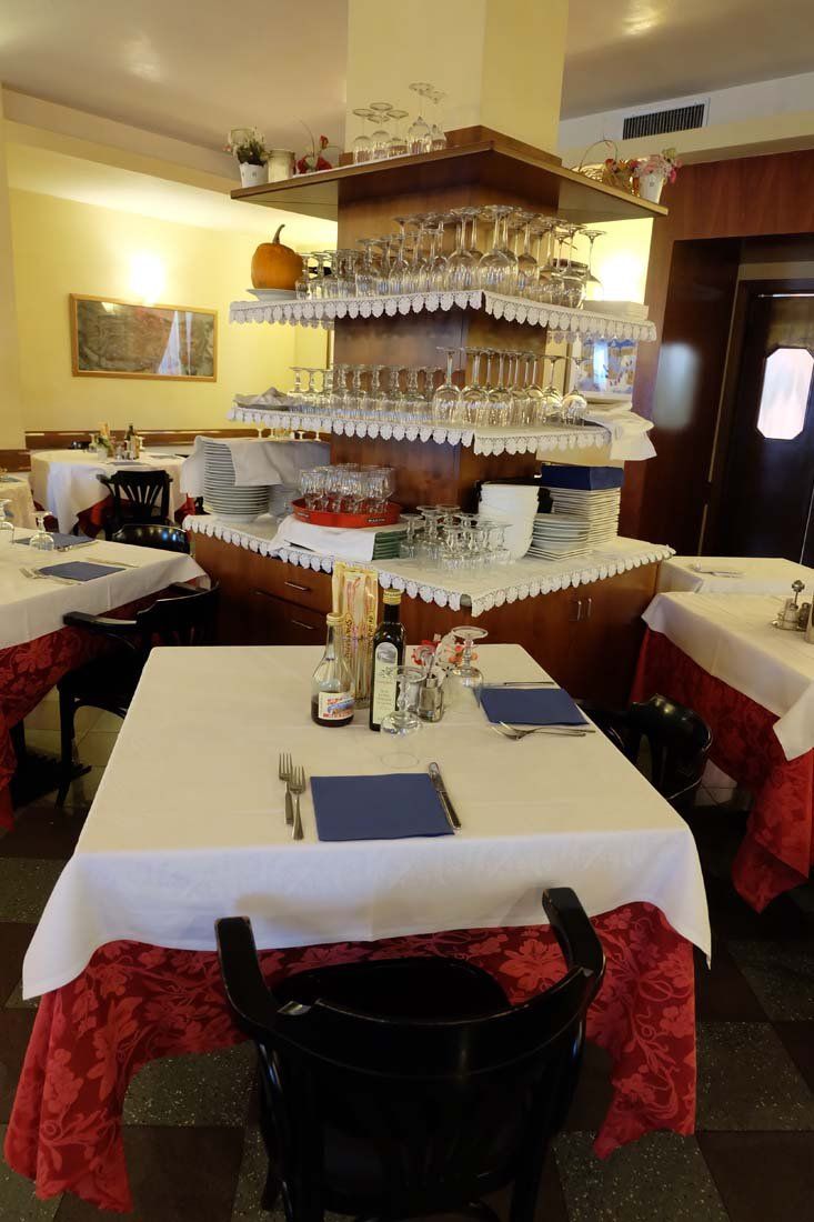 Ampia sala del ristorante per cene speciali