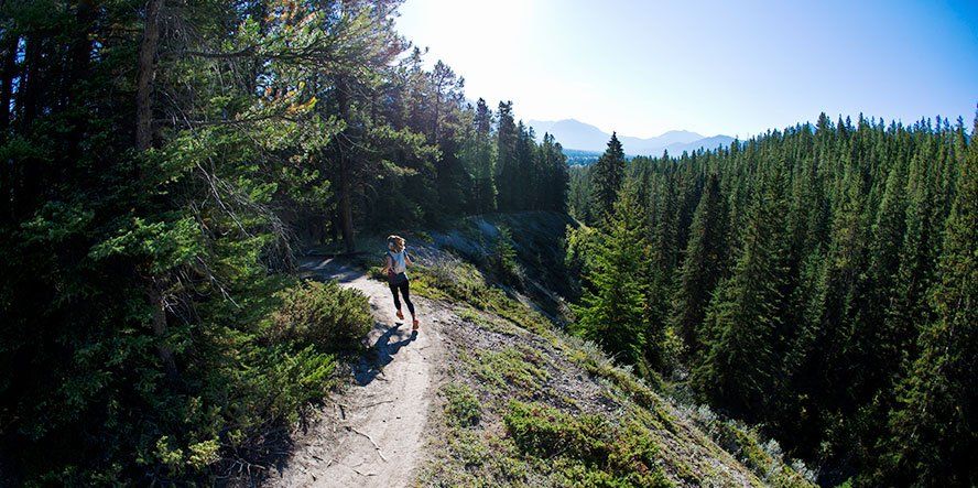 trail-running-by-the-rocky-mountains