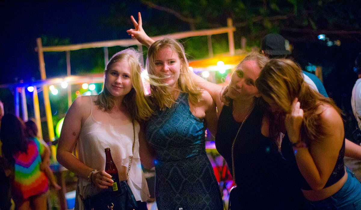 Gallery Flotsam and Jetsam Artists Beach Hostel