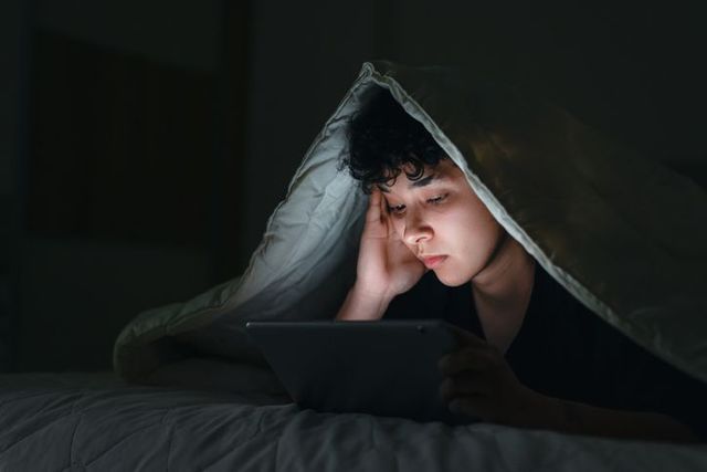 5 Ways to Boost Teen Digital Wellness Over The Winter Break