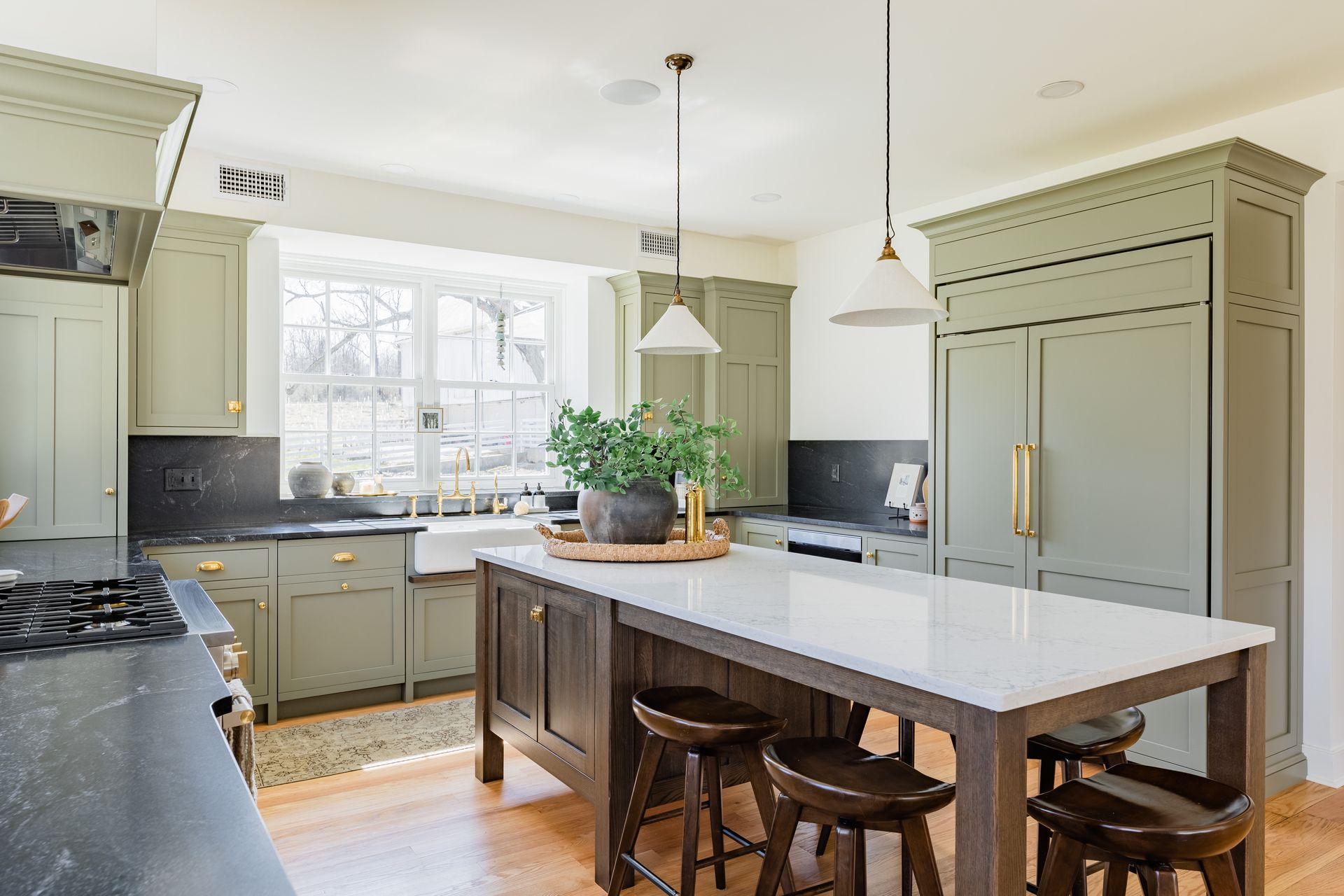 Little Antietam Project – Bespoke farmhouse cabinets designed and installed in kitchen and mudroom.