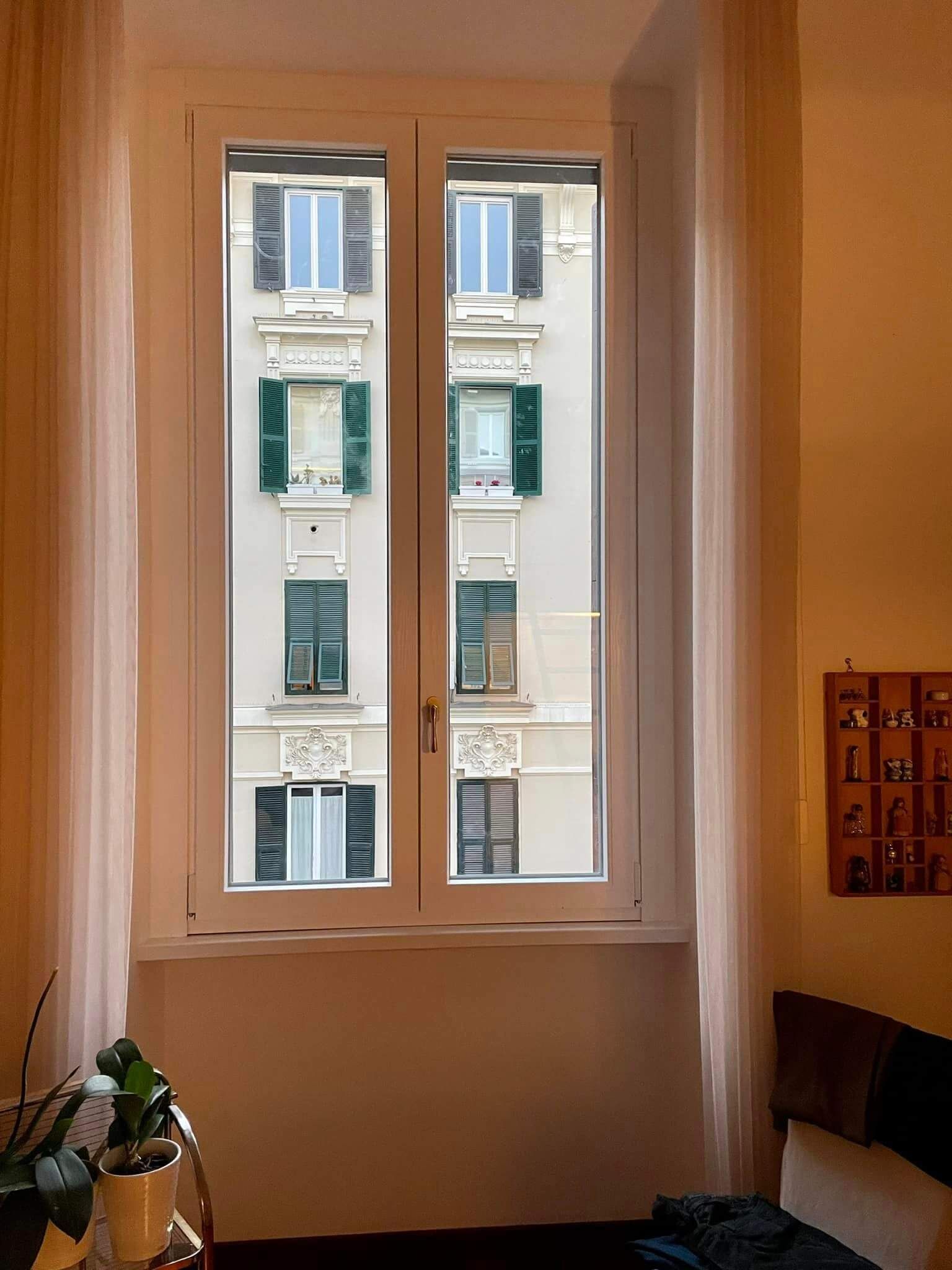 ERCO modello Bellagio bianco frassinato, maniglia Mandelli