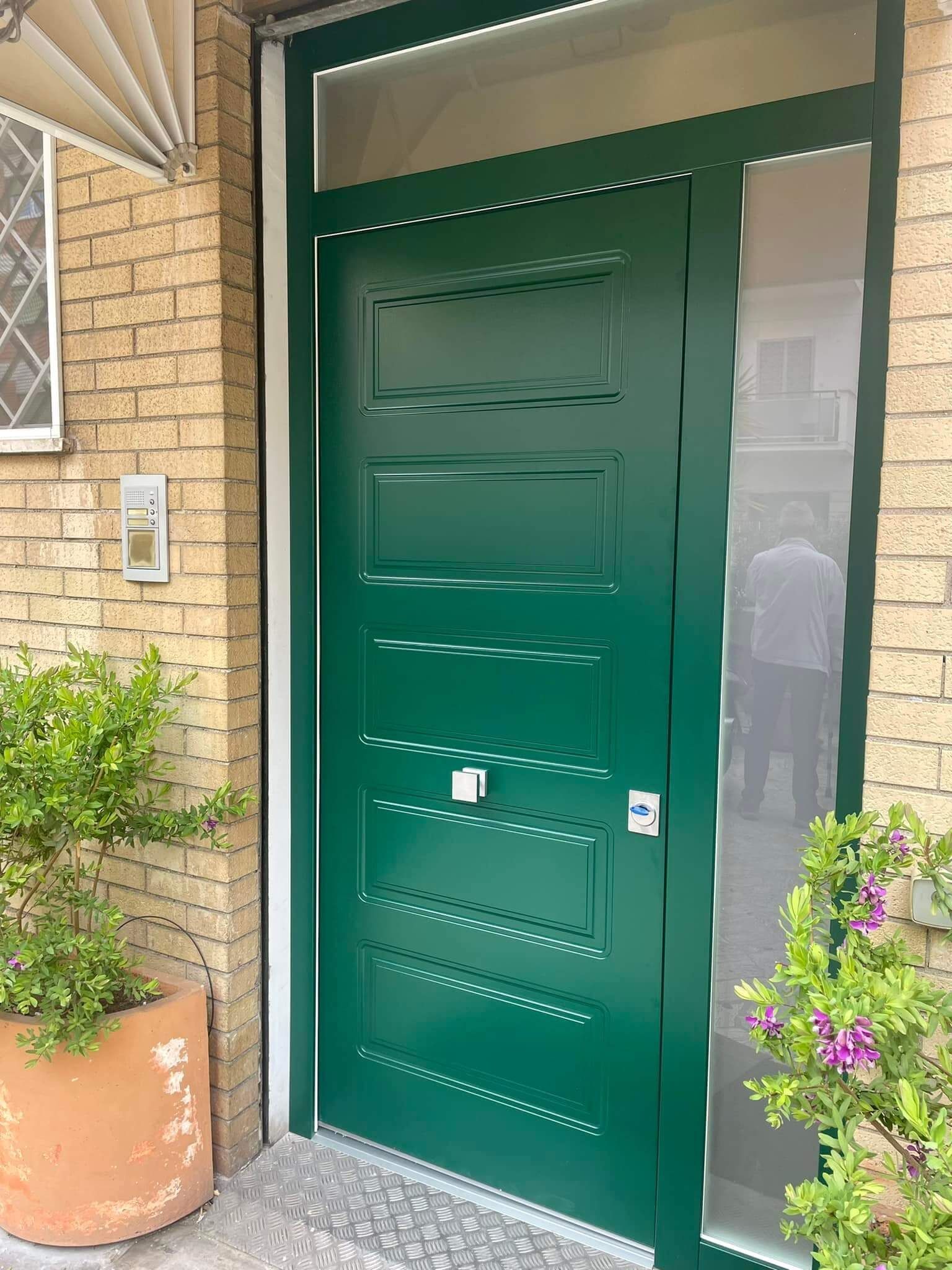 Ingresso blindato Stark, pannelli esterni lavorati Techline