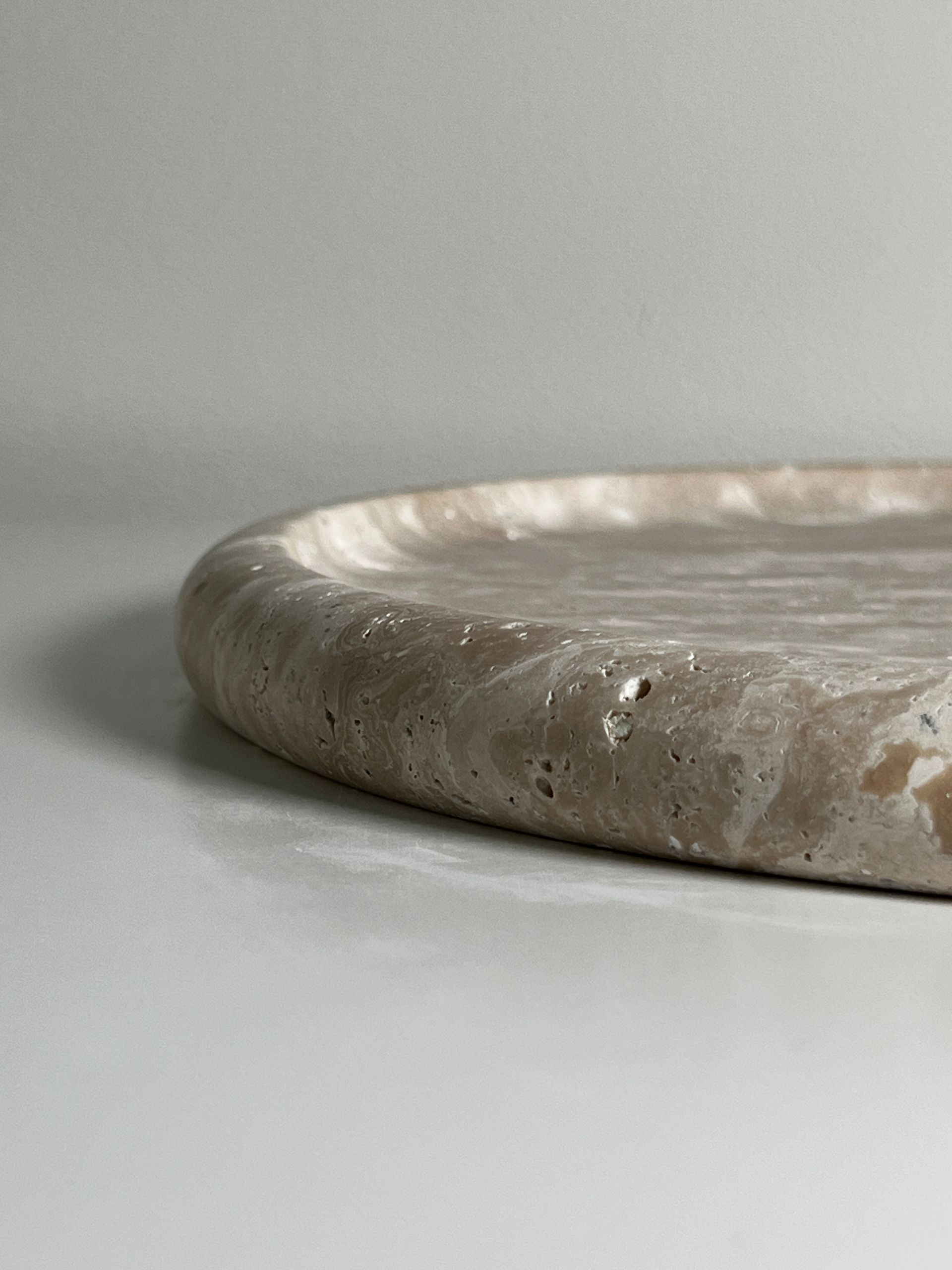 Travertine Plate 'Evolve'