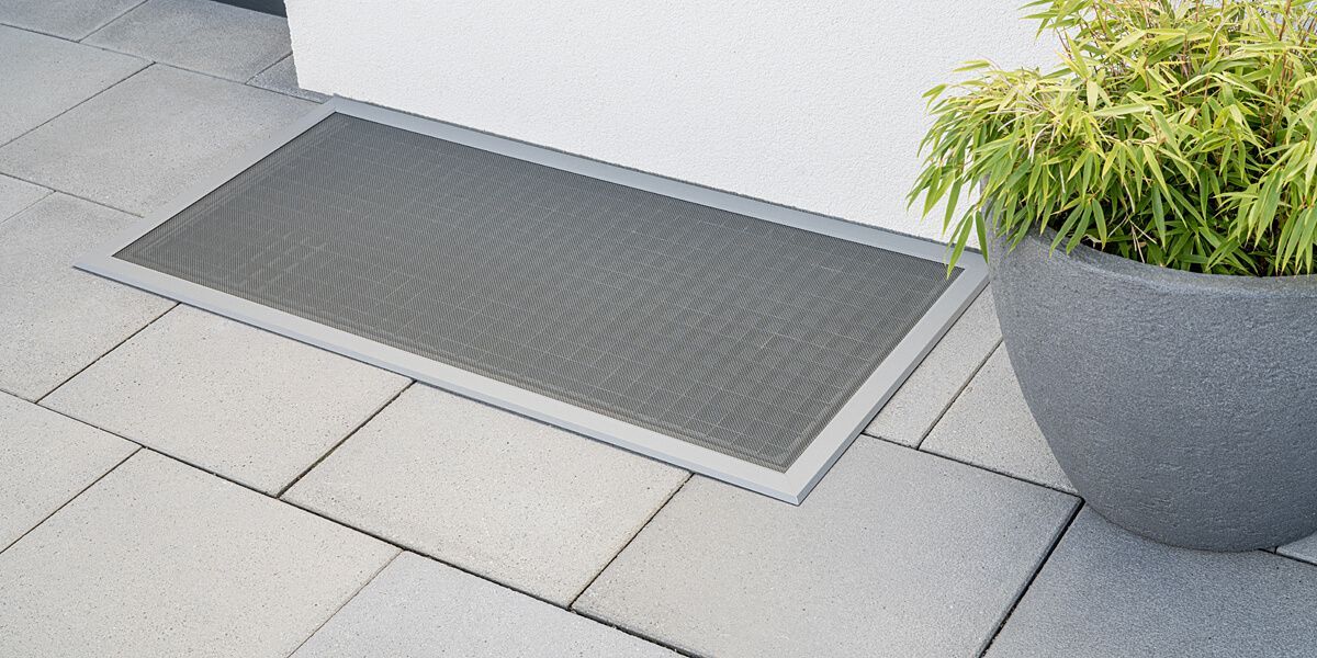 ISN Insektenschutz Dachfenster Doppelrollo mit zusätzlicher Sonnenschutzfunktion