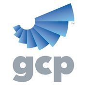 un logo bleu et gris pour une société appelée gcp.