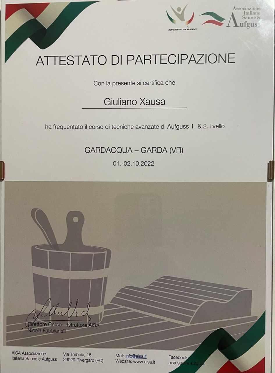 Attestato di partecipazione con testo in italiano e una piccola illustrazione di una scena con cesto e sedia intrecciata.