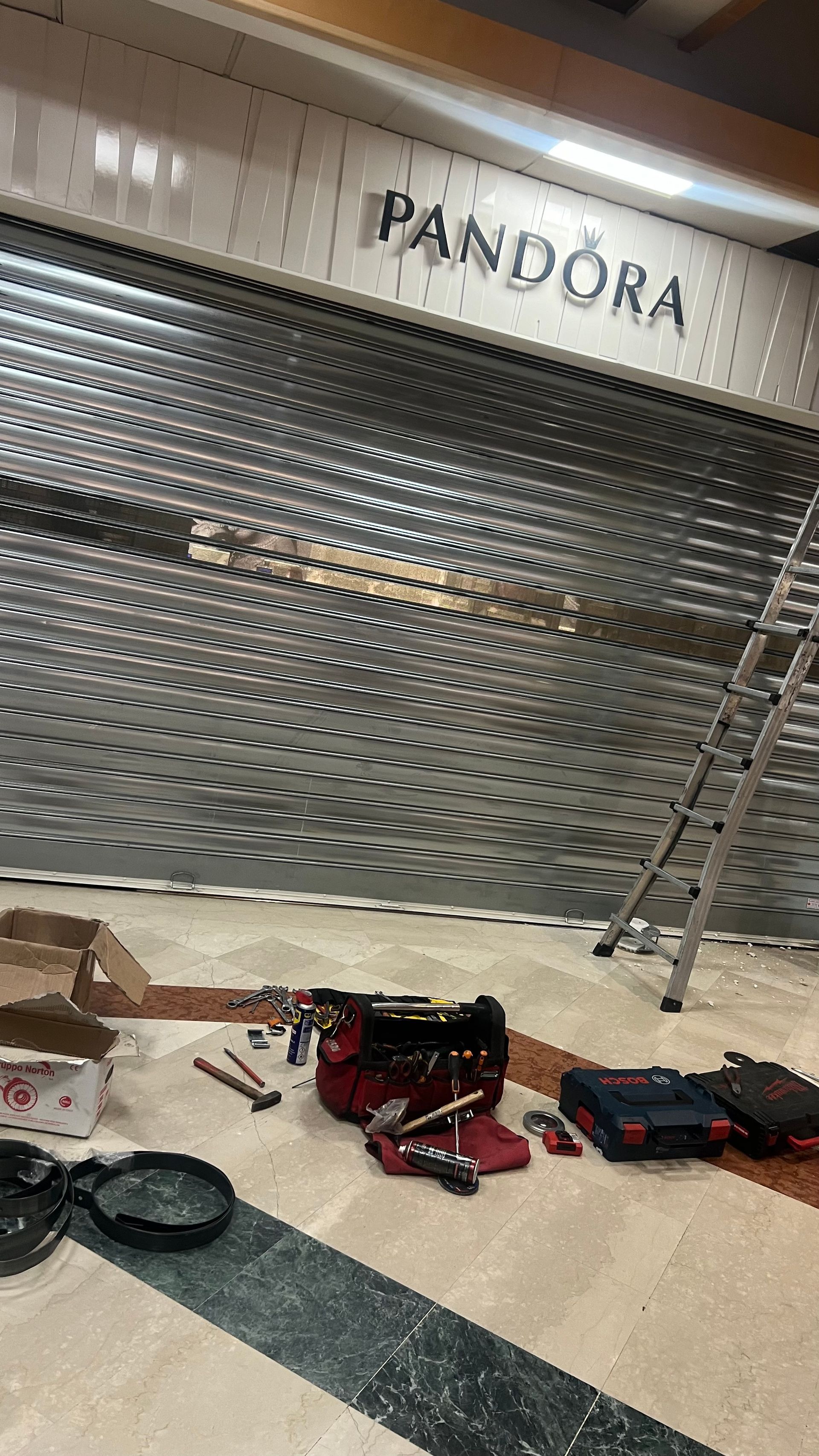 apertura serrande pronto intervento fabbro ad Alassio