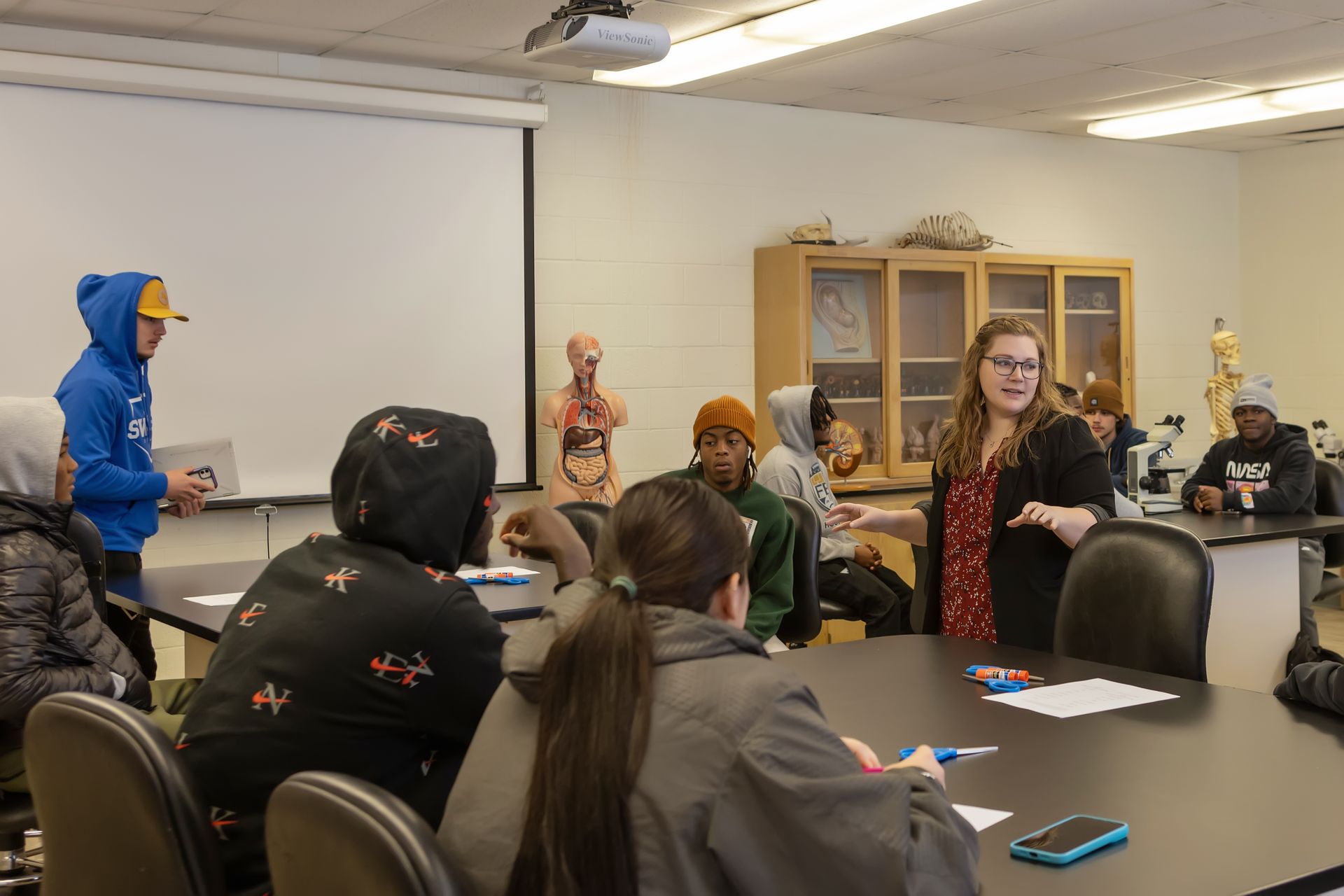 Assistant Professor Danielle Loder teaches students in Nelsons Science Center Classroom