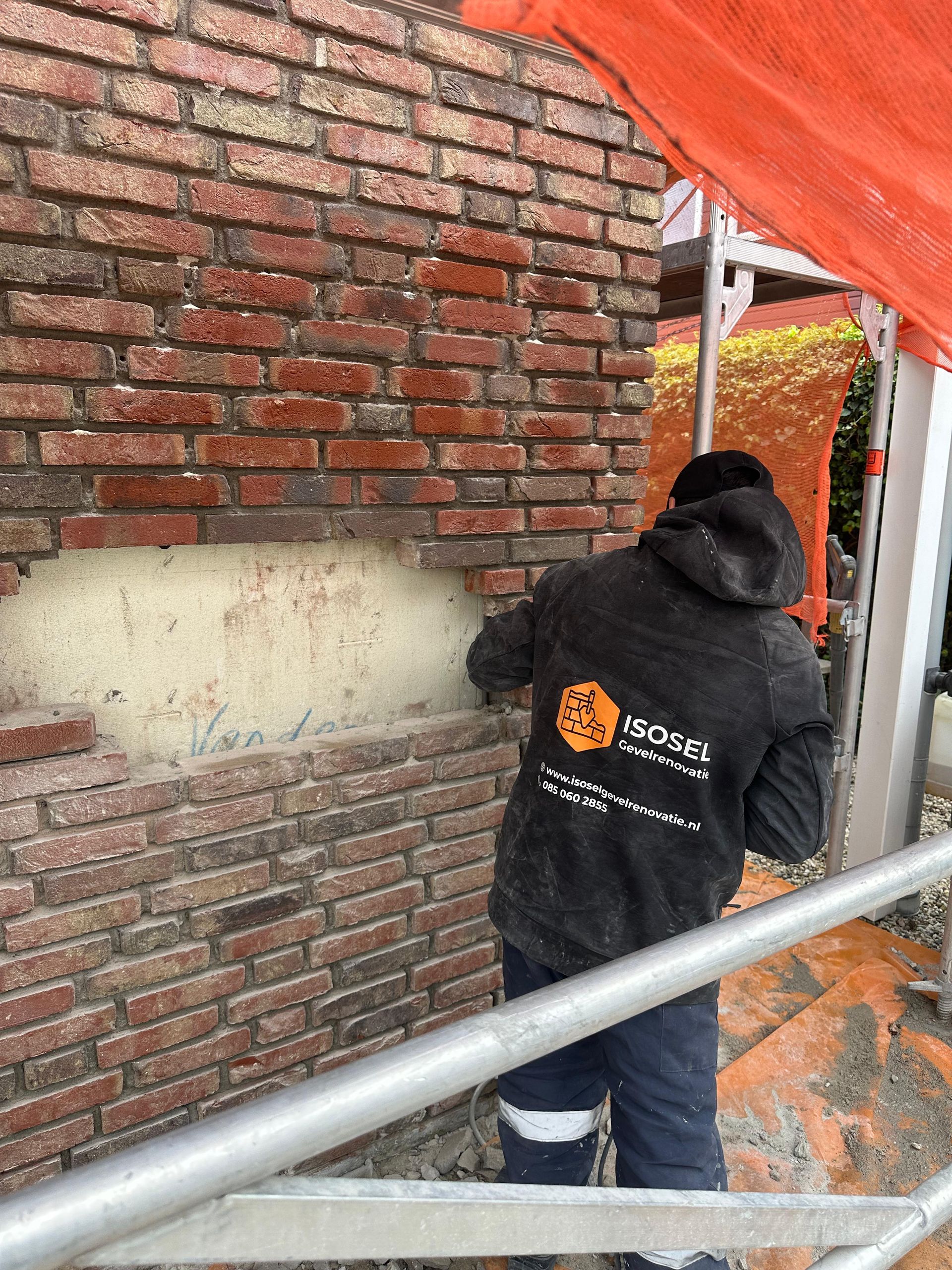 Scheur in je gevel herstellen 