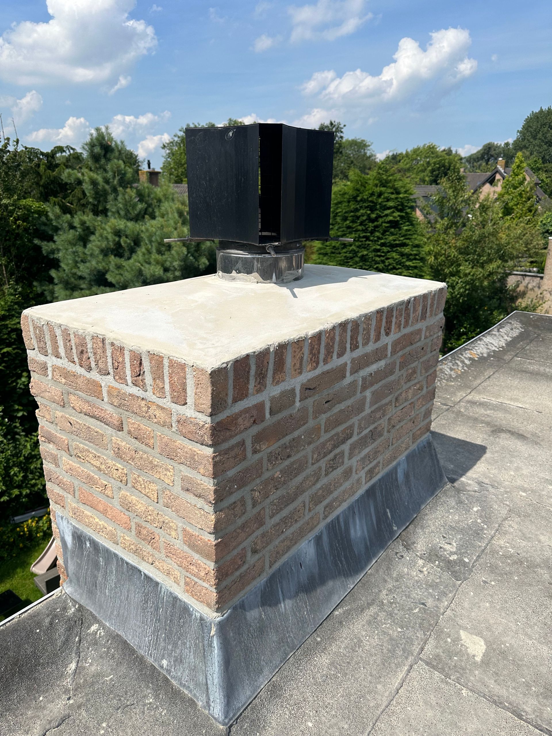 schoorsteenrenovatie en reparatie bij klant voor en na