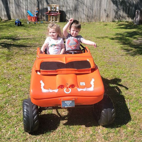 Two Cute Kids In The Toy Car – Texarkana, AR – Kid's Castle