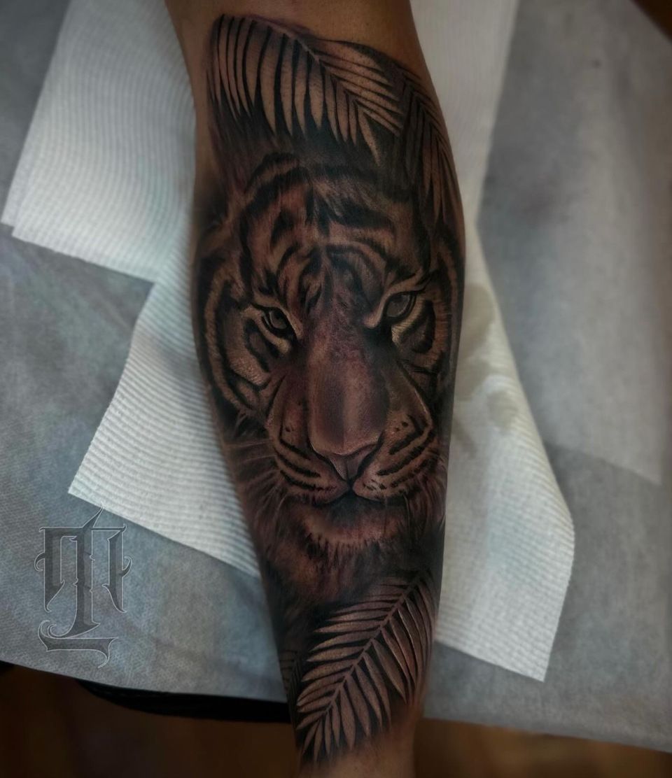 lion tattoo