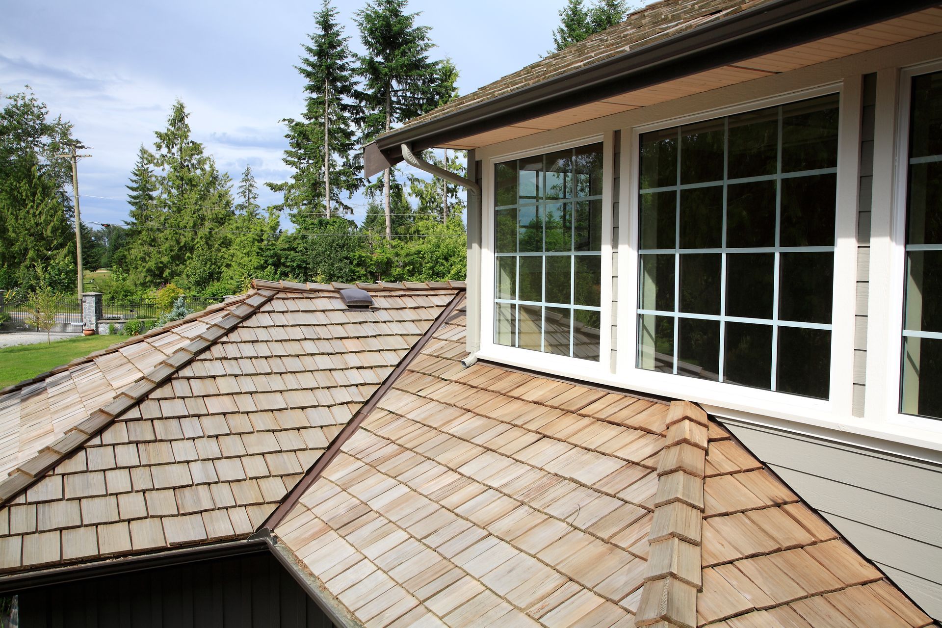 wood shingle roofing