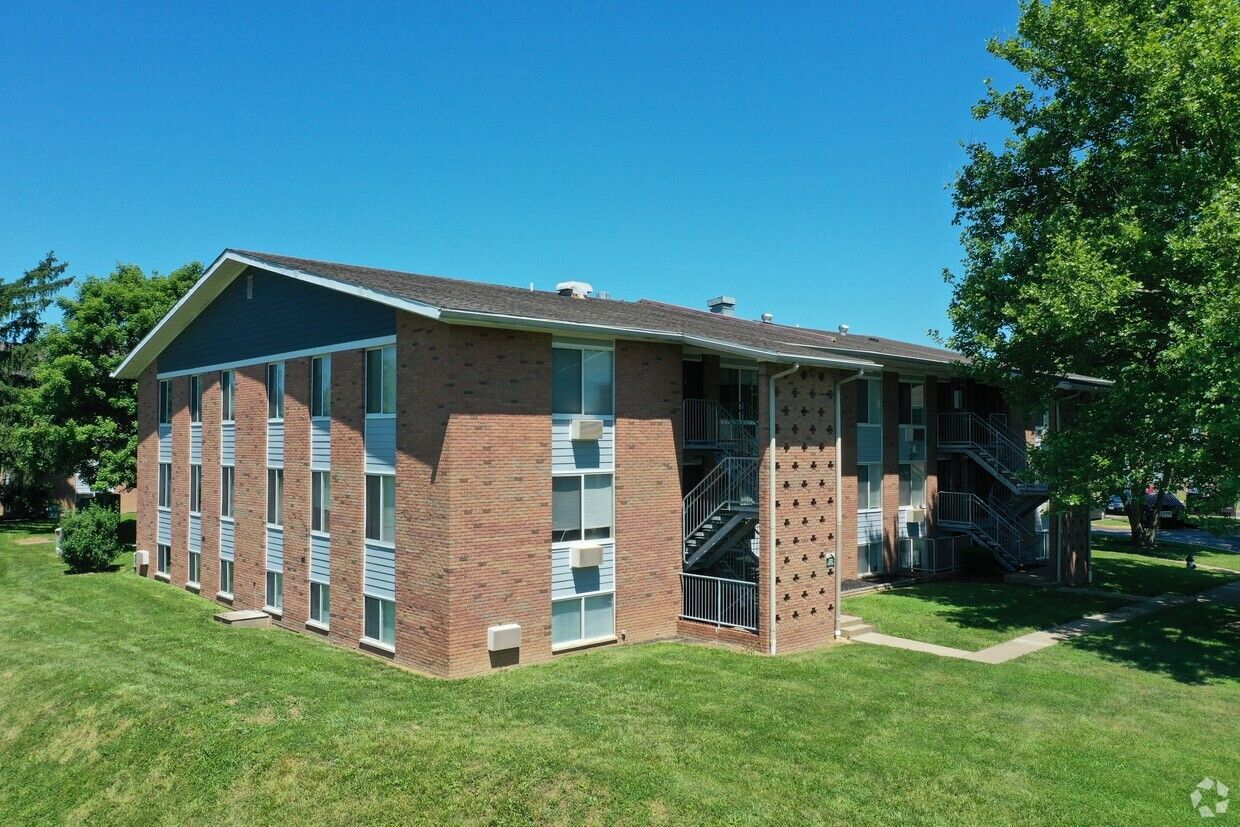 Photo of one of the buildings, seen from a 3/4 view