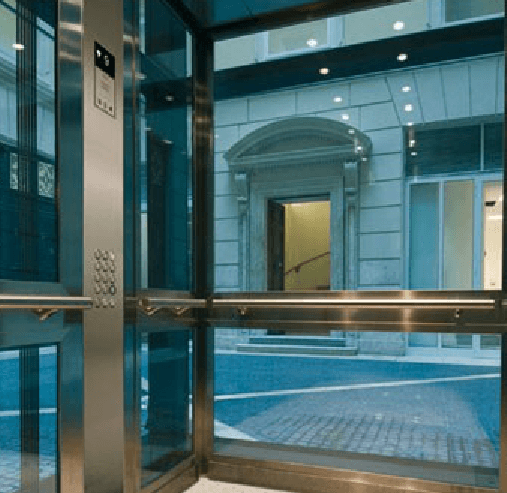 ascensore panoramico di un ufficio