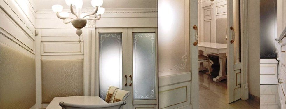 porte scorrevoli in legno bianco e vetro