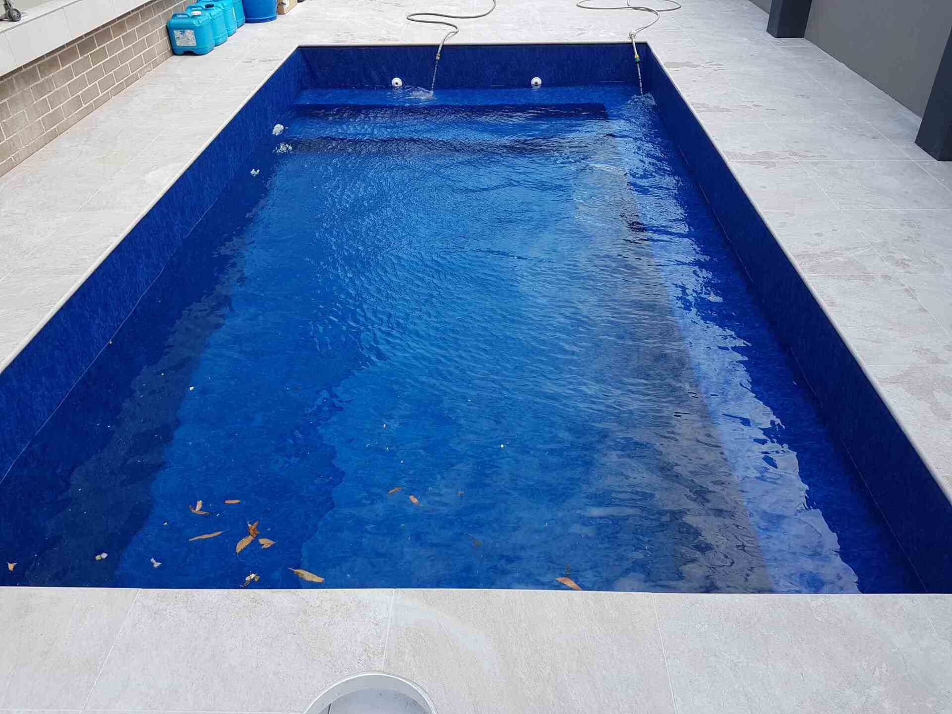 Conventional pool with vinyl liner