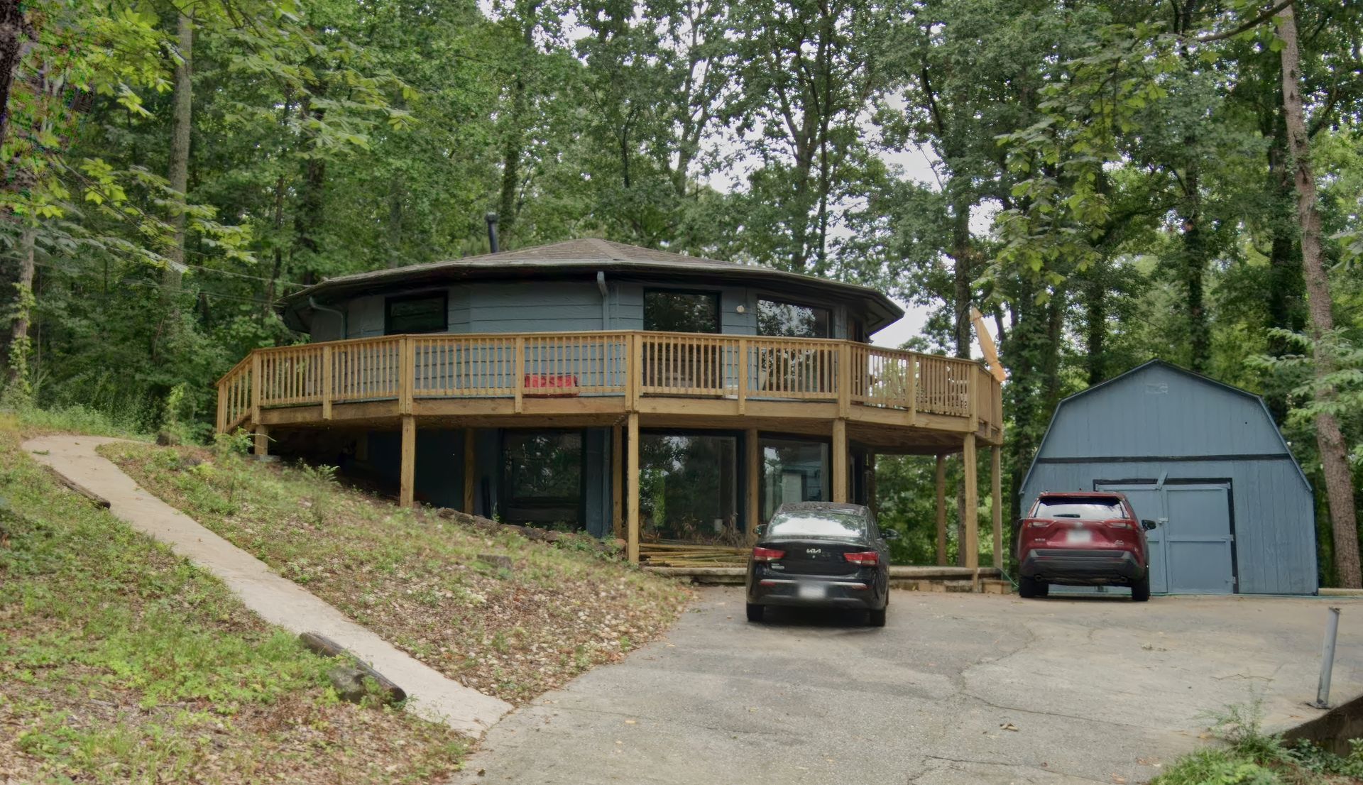 A home in Marietta, GA with hidden mold and asbestos issues - soon remedied by Zen Dry.