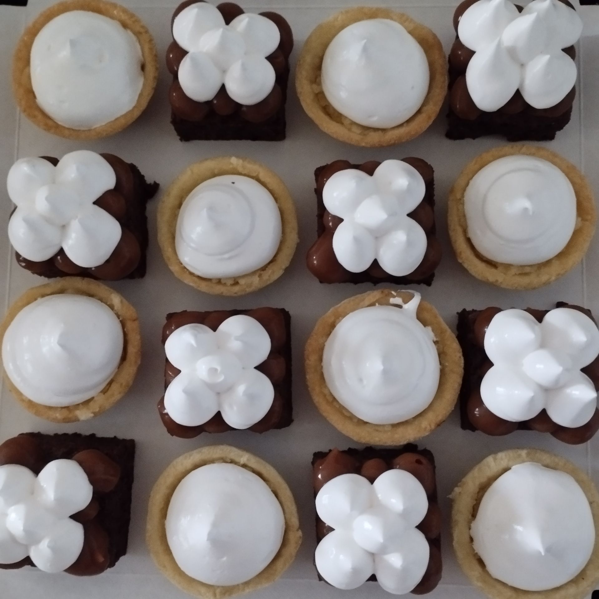 Postres, minitortas, tortas y tartas dulces