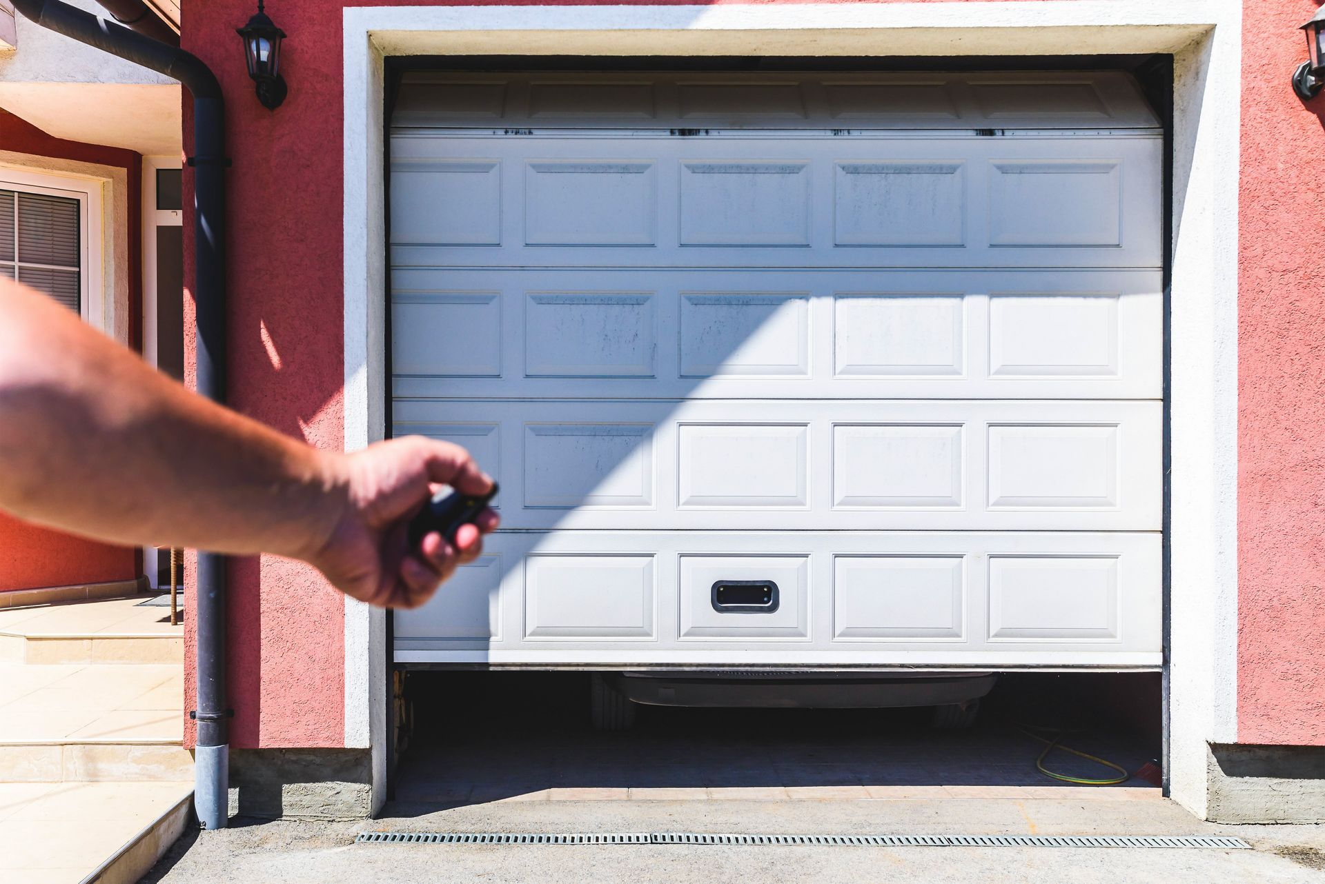 garage door fixes in Fresno, CA