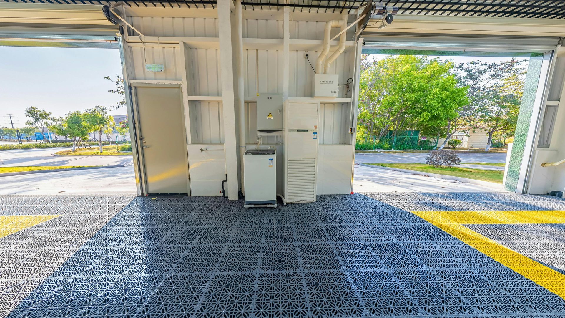 commercial garage door company in Fresno