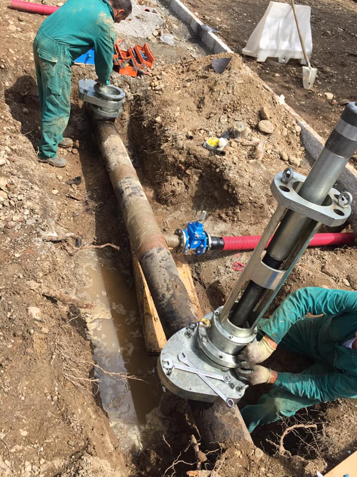 posa di tubature nel terreno