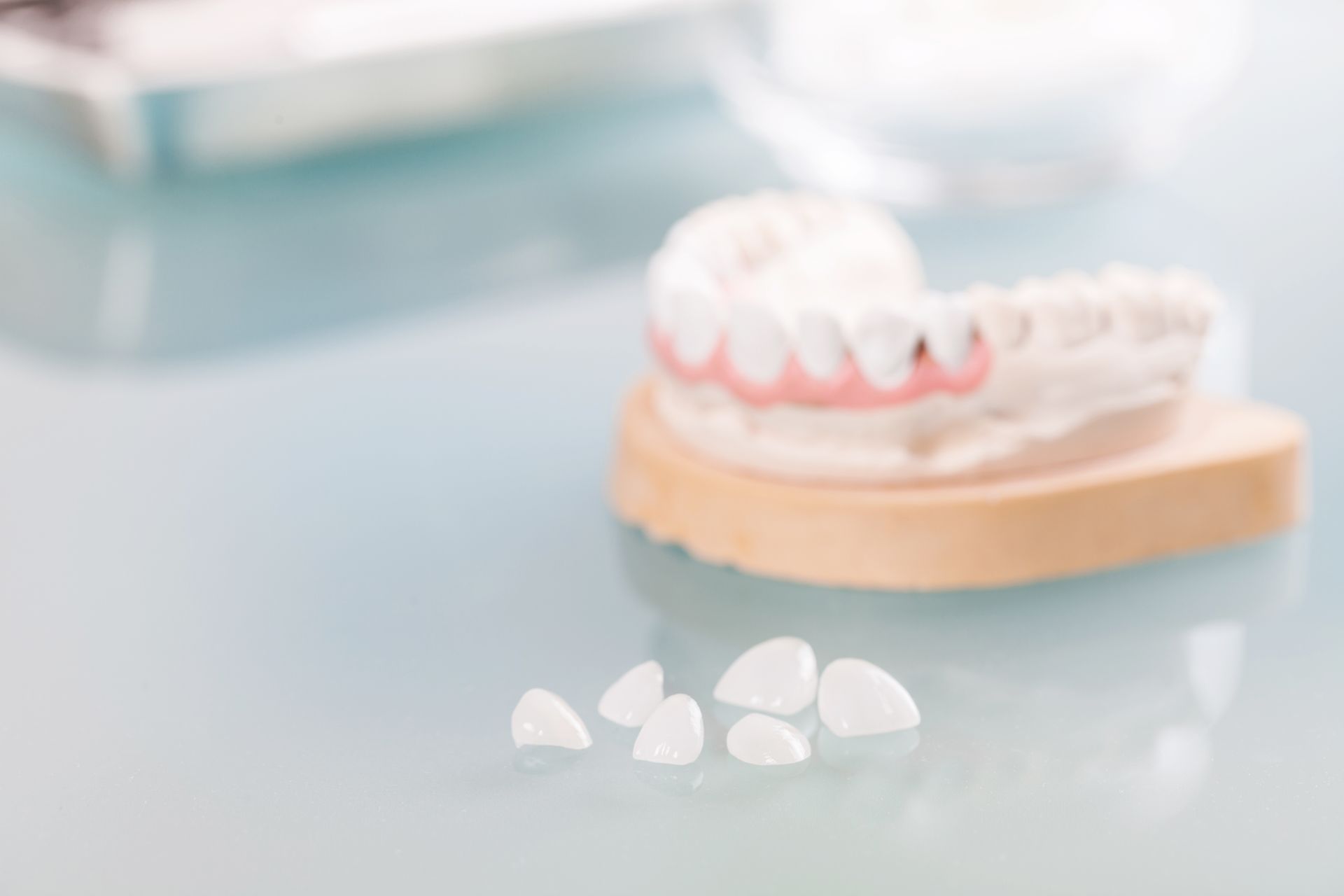 Porcelain vs Composite Veneers: Which One Is Right for You?