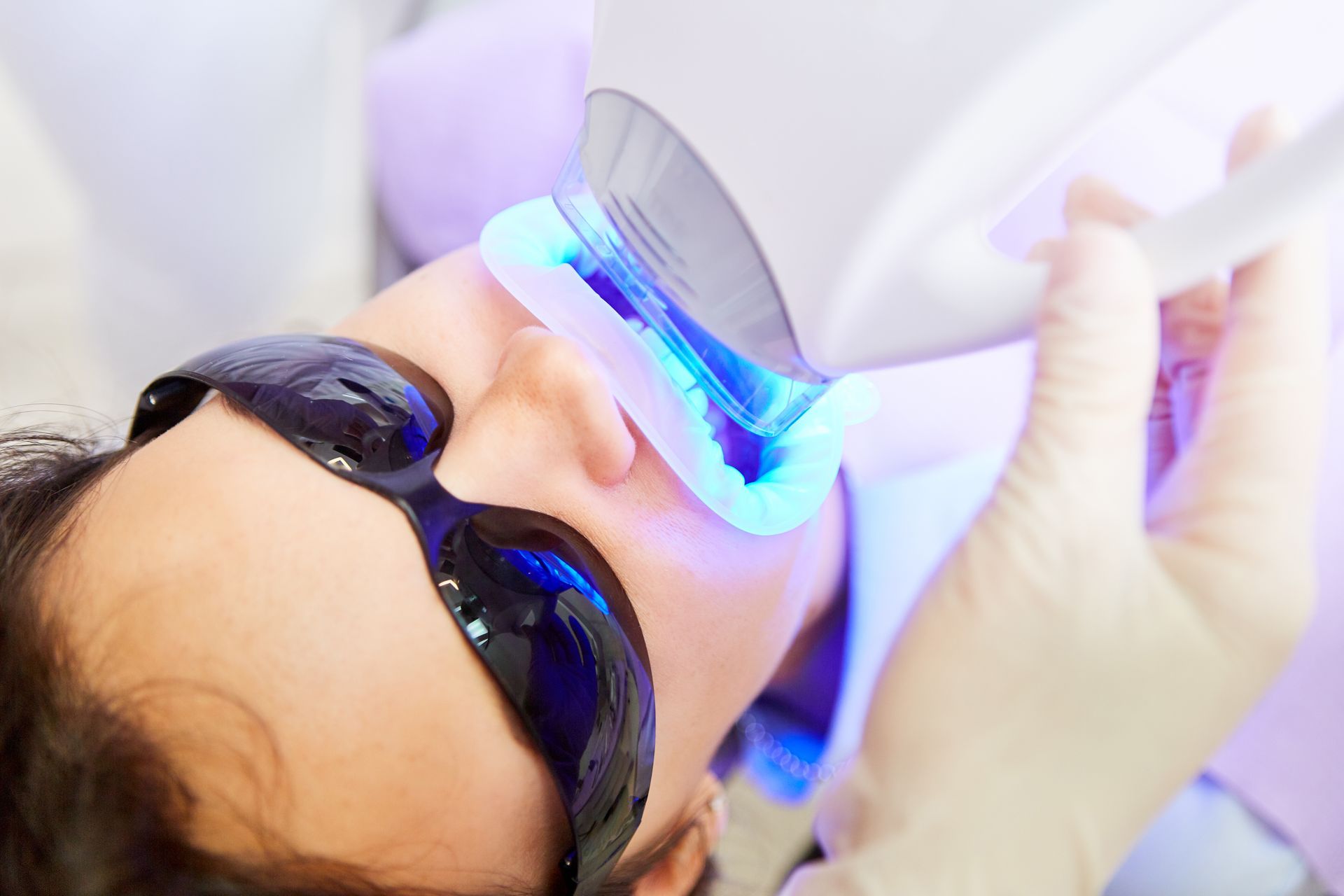teeth-whitening-is-it-painful
