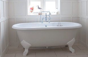 vintage design bath tub
