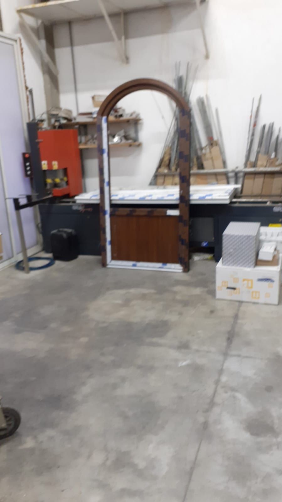 lavoro per serramento