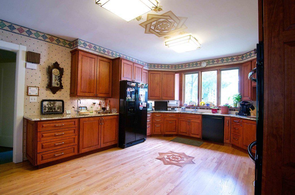 Cabinets in New Home — Cleveland, OH — Trademark Carpentry Service