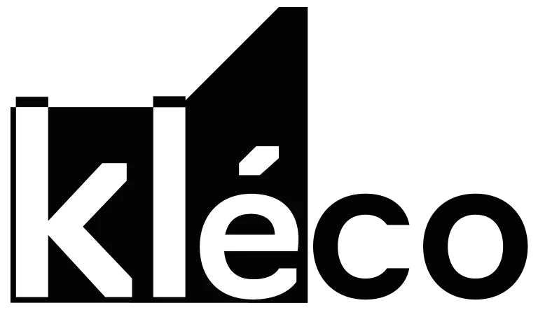 Le logo du bois de fibre est rouge et noir et ressemble à un mur de briques.