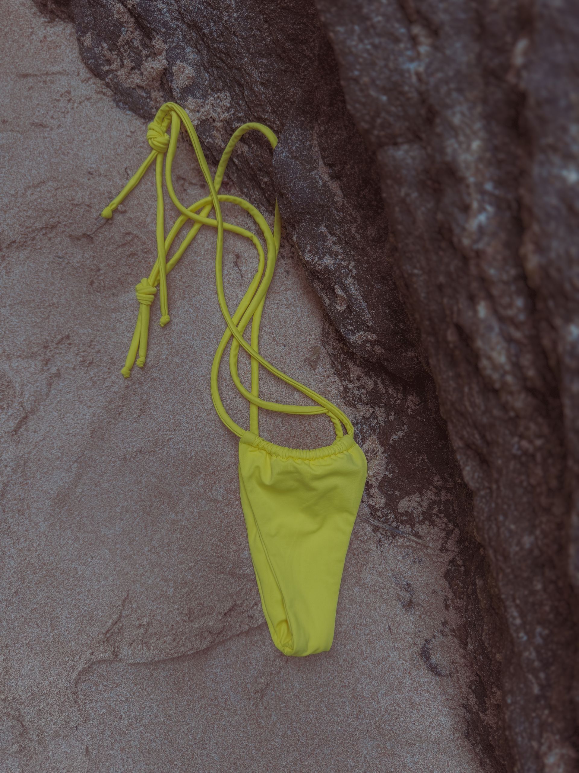 Calcinha Biquíni Cortininha Amarela UV50+ | Lasuti Biquini