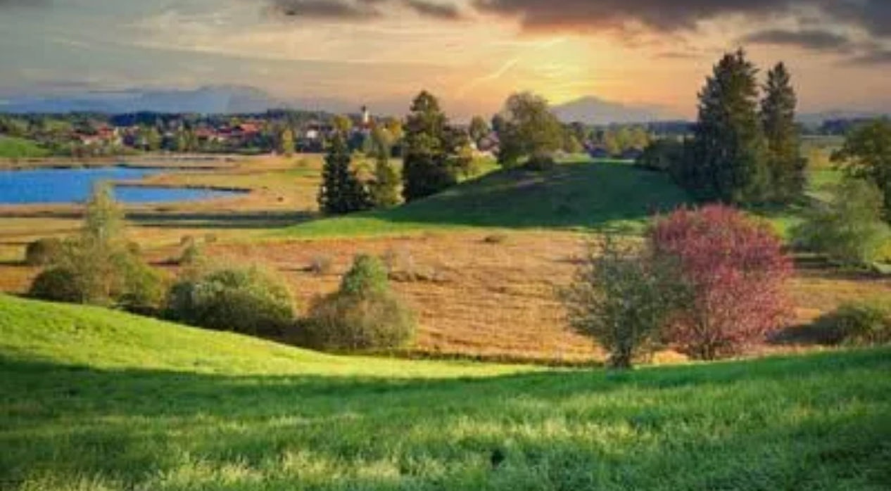 A valley in Gray Tennessee with the Appalachian Mountains in the background