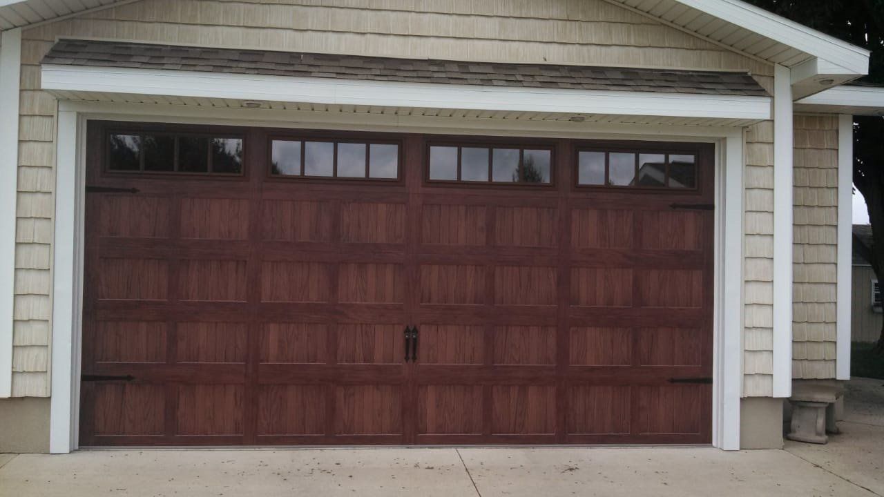 Cormetal S.A. portón de madera eléctrico completo