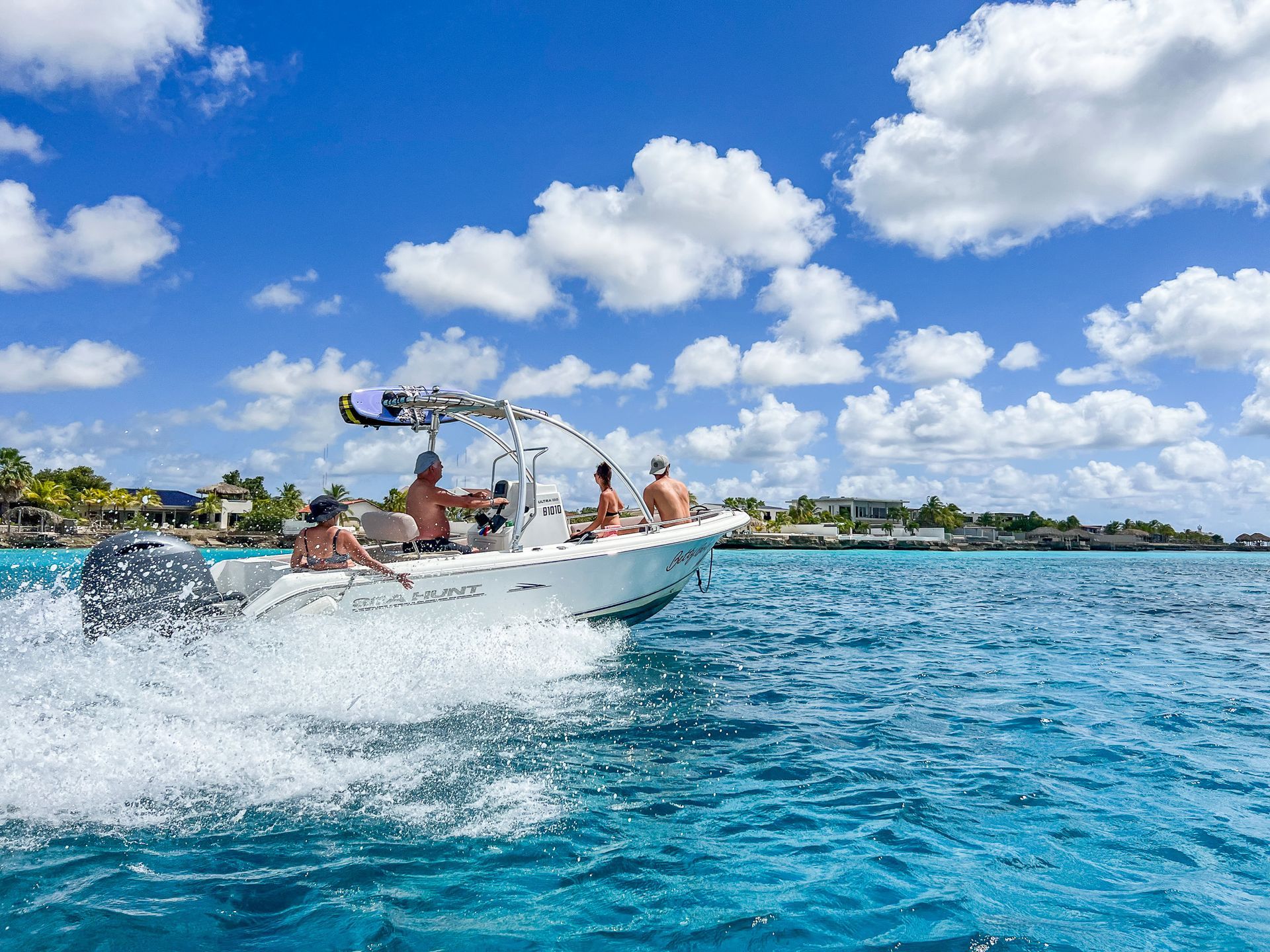 Betty Boop Motorboat Bonaire Rental, cruises on Caribbean Sea along coast of Bonaire.