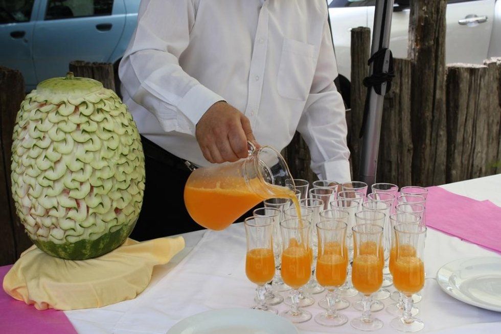 Buffet all'esterno del ristorante