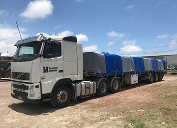 Velocity Haulage Gallery 11 — Gallery of prime movers in Deeragun, QLD