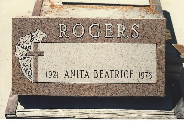 Grave marker crafted by Natick Memorial Works