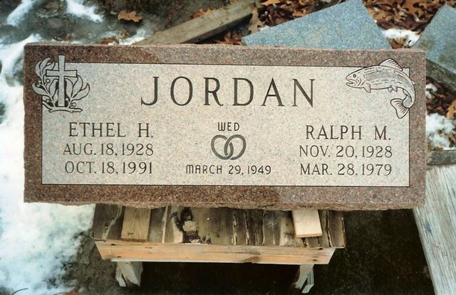 Grave marker crafted by Natick Memorial Works