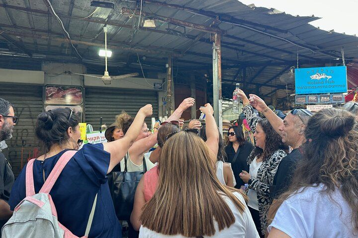 Market Food Tasting Tour at Shuk HaCarmel in Tel Aviv