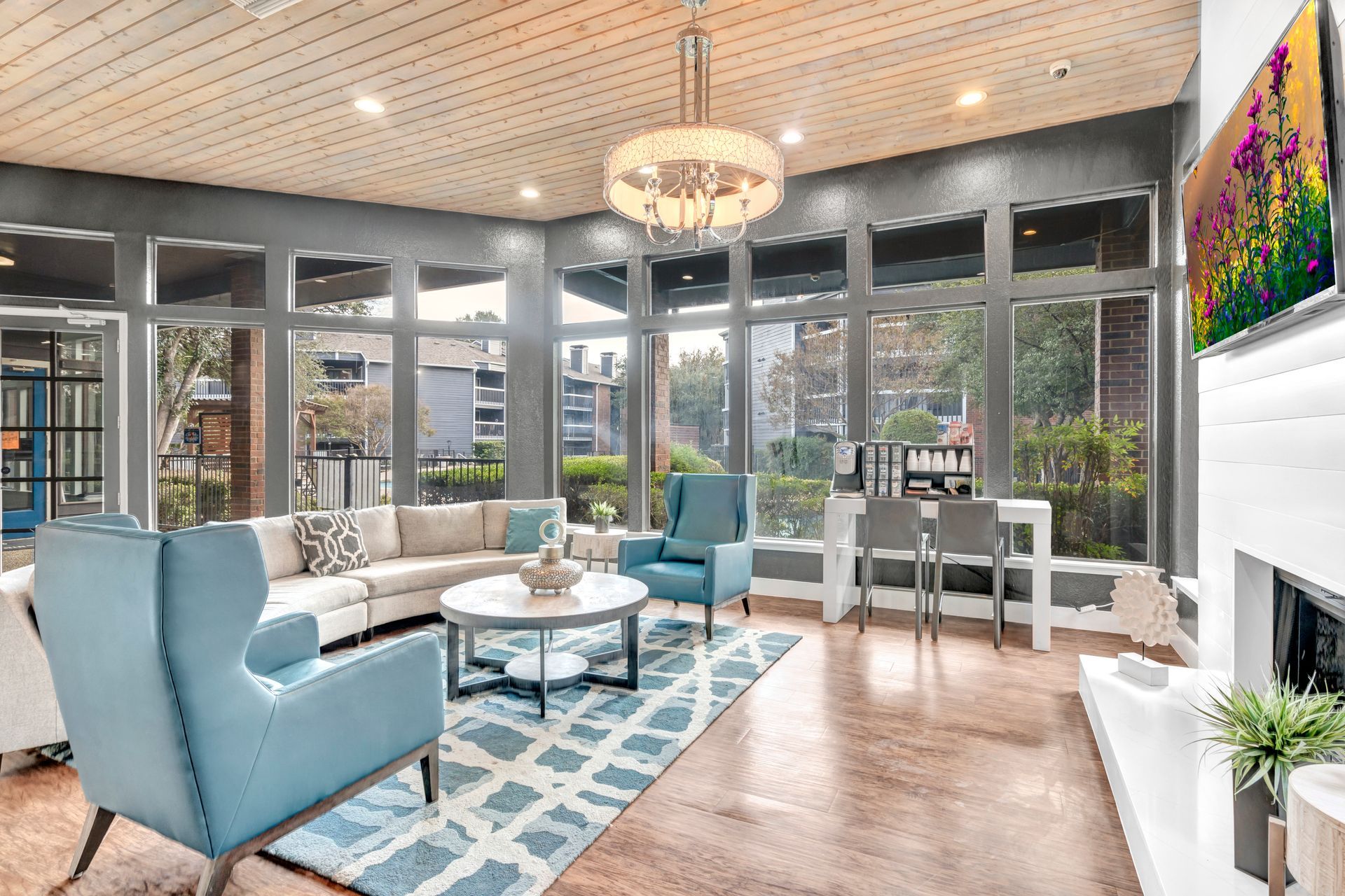 A living room filled with furniture and a fireplace.