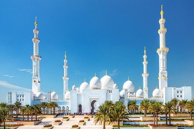 The mosques in Dubai are renowned for their intricate designs, inviting both worshippers and tourists