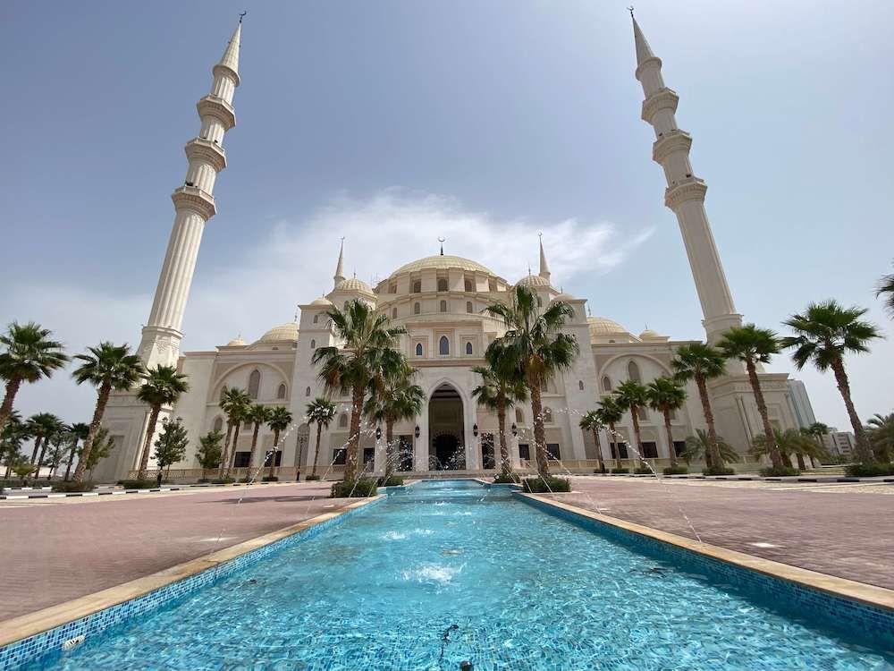 Dubai mosques are architectural marvels, combining modern and traditional styles for a unique experience