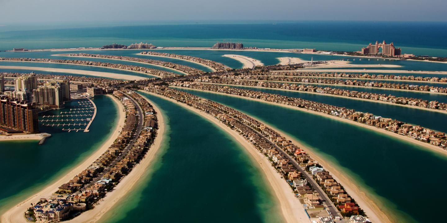 Experience Palm Jumeirah’s opulent lifestyle, luxury residences, vibrant resorts, world-class dining, stunning views await