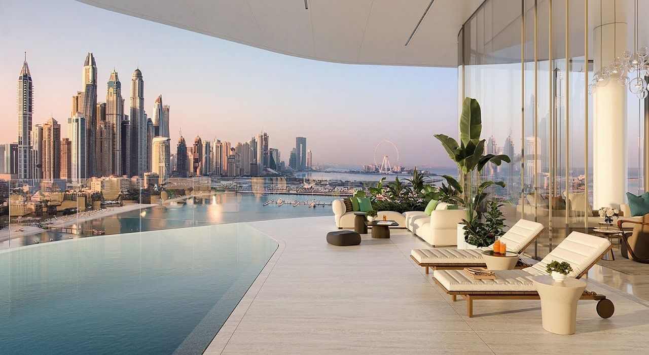 Palm Jumeirah Dubai luxury destination with premium residences, upscale resorts, fine dining, scenic views of the Gulf