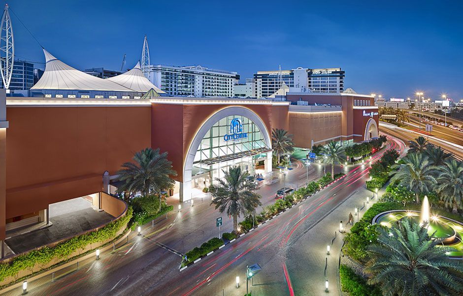 City Center Dubai offers a premier shopping experience, with top brands, dining, entertainment, family-friendly attractions.