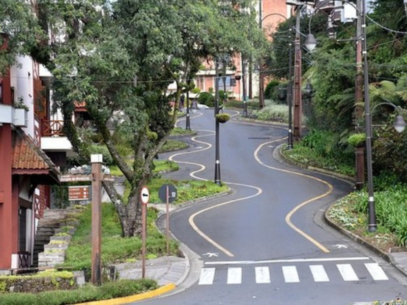 Rua Torta de Gramado